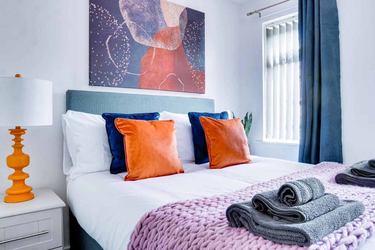 Modern 2 Bedroom Flat - 15 Minutes To Liverpool Беркенгед Екстер'єр фото